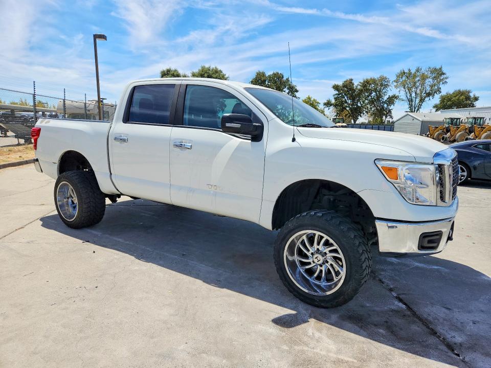 Photo 4 from auction – 2018 NISSAN TITAN with VIN 1N6AA1EJ2JN500722