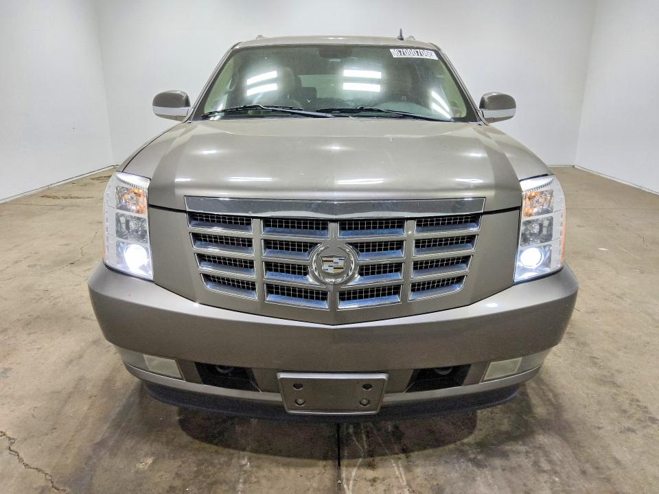 Снимка 5 от търг – 2011 CADILLAC ESCALADE с VIN 1GYS4HEF4BR238029