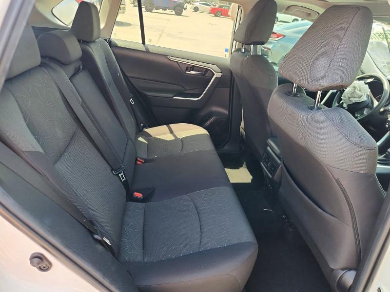 Photo 11 from auction – 2021 TOYOTA RAV4 with VIN 2T3W1RFV6MW166491