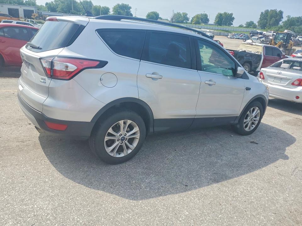 Photo 3 from auction – 2018 FORD ESCAPE with VIN 1FMCU9HD9JUB55830