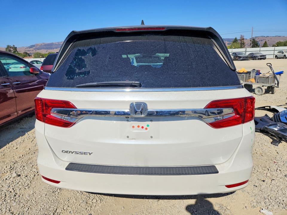 Photo 6 from auction – 2018 HONDA ODYSSEY with VIN 5FNRL6H71JB015001