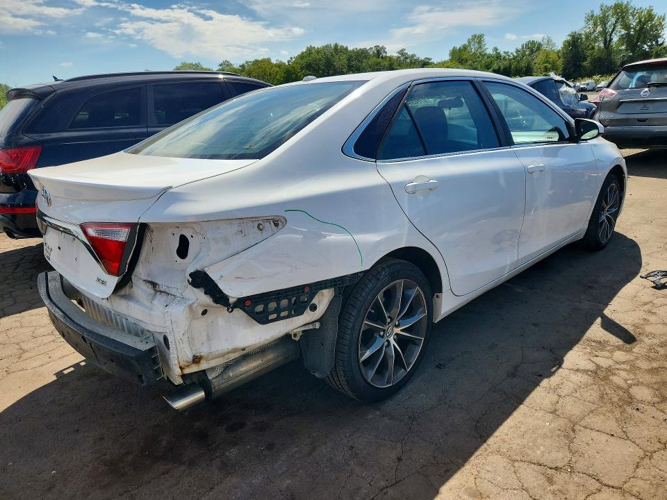 Zdjęcie 3 z aukcji – 2015 TOYOTA CAMRY z VIN 4T1BF1FK6FU942993
