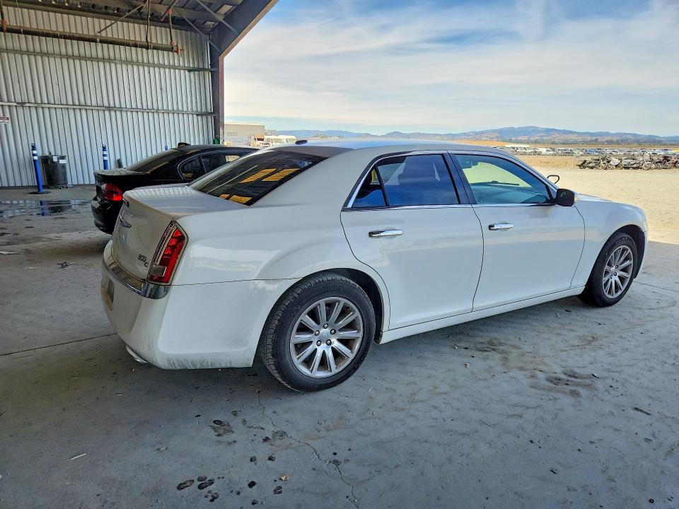 Photo 3 from auction – 2011 CHRYSLER 300C with VIN 2C3CA6CT6BH598827
