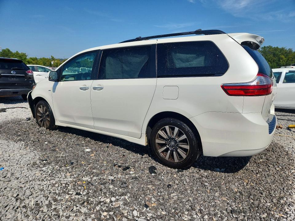 Photo 2 from auction – 2018 TOYOTA SIENNA with VIN 5TDDZ3DC8JS202970