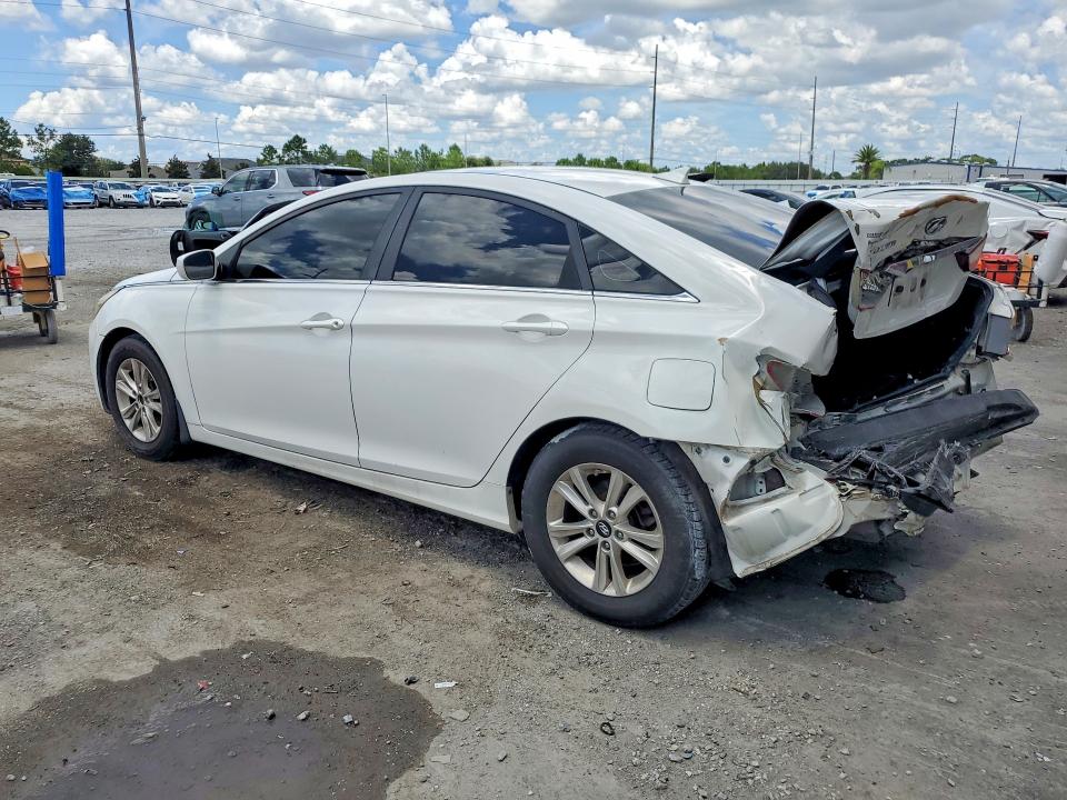 Photo 2 from auction – 2012 HYUNDAI SONATA with VIN 5NPEB4AC4CH410386