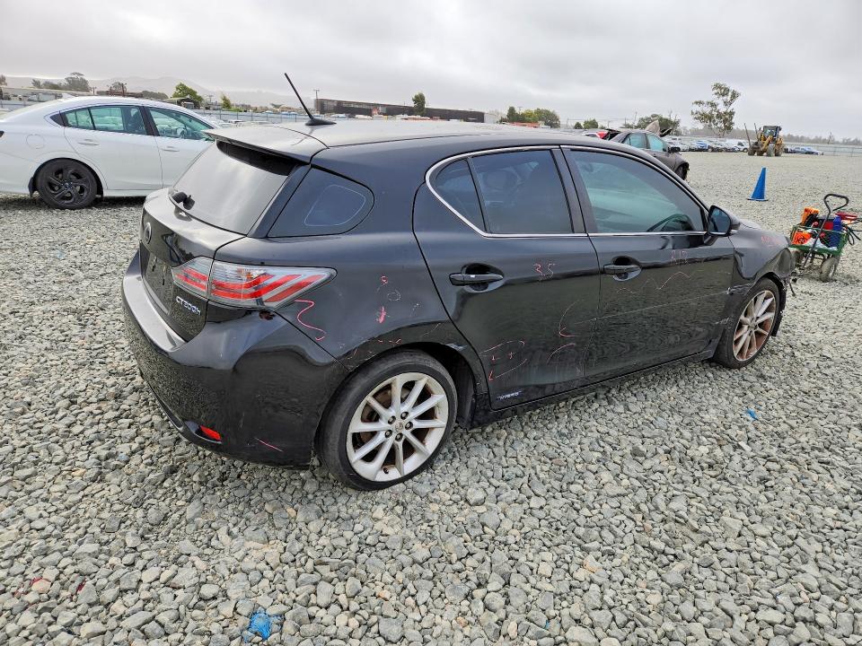 Photo 3 from auction – 2011 LEXUS CT with VIN JTHKD5BH2B2005574