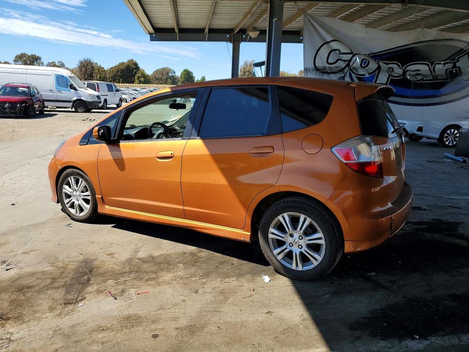 Photo 2 from auction – 2011 HONDA FIT with VIN JHMGE8H53BC004977