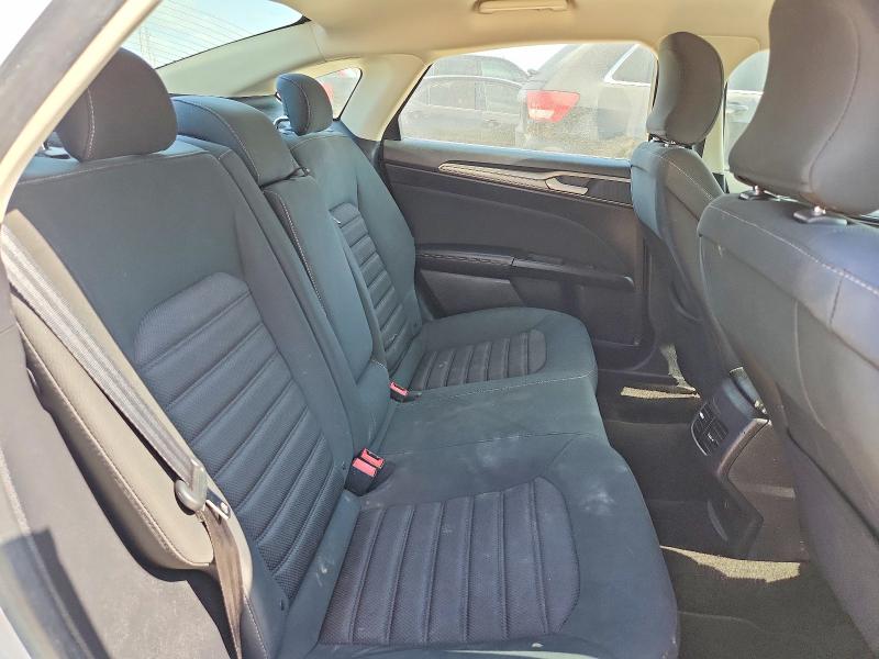 Photo 10 from auction – 2018 FORD FUSION with VIN 3FA6P0LU9JR208938