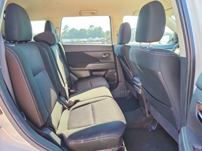 Photo 11 from auction – 2017 MITSUBISHI OUTLANDER with VIN JA4AD2A36HZ038637