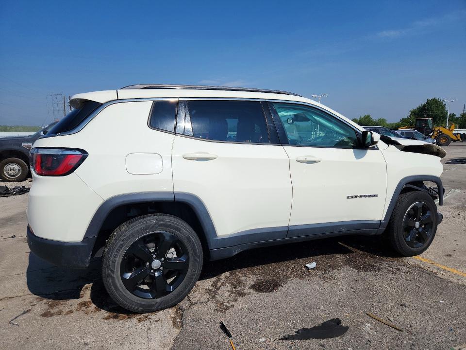 Photo 3 from auction – 2018 JEEP COMPASS with VIN 3C4NJDBB5JT333100