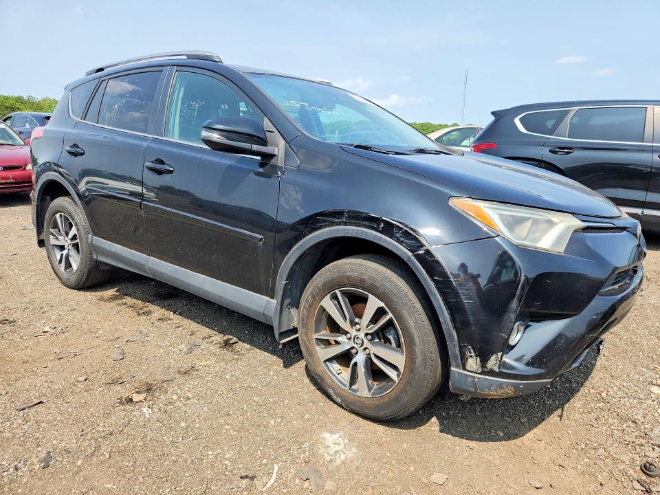Photo 4 from auction – 2017 TOYOTA RAV4 with VIN 2T3RFREVXHW663758
