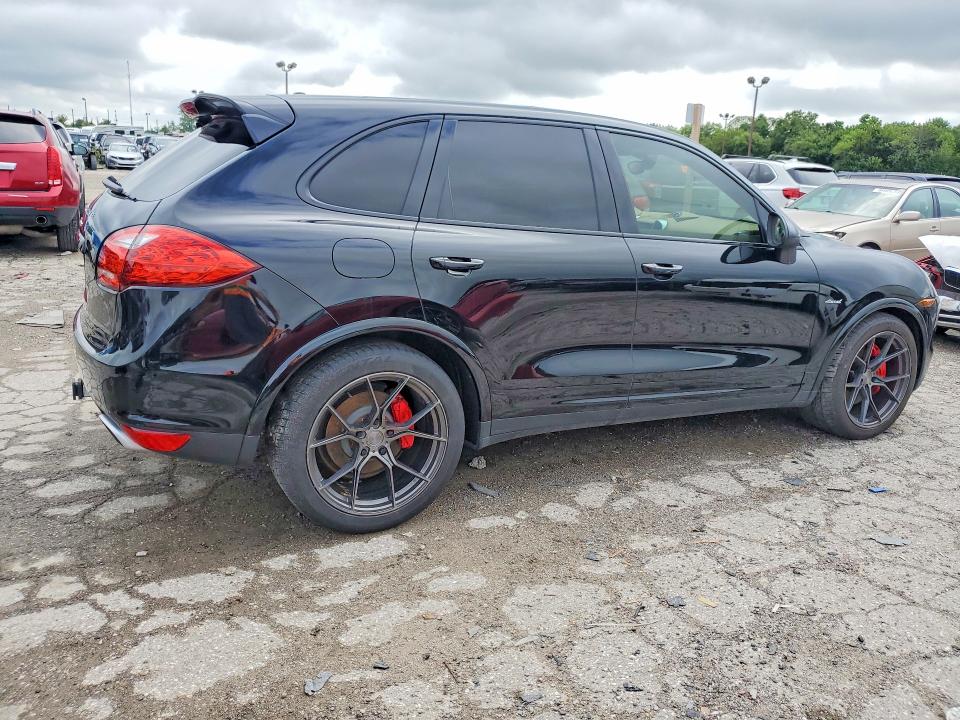 Photo 3 from auction – 2014 PORSCHE CAYENNE with VIN WP1AF2A21ELA39828
