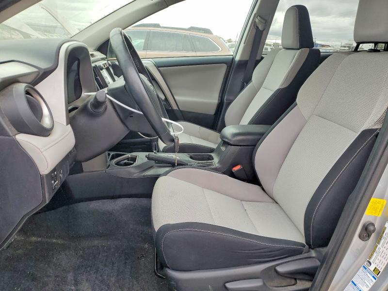 Photo 7 from auction – 2016 TOYOTA RAV4 with VIN 2T3RFREV0GW526911