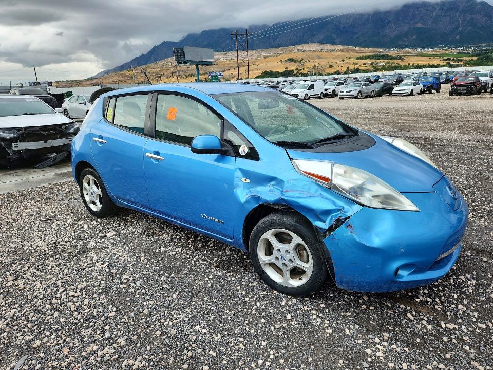 Photo 4 from auction – 2011 NISSAN LEAF with VIN JN1AZ0CP9BT004569