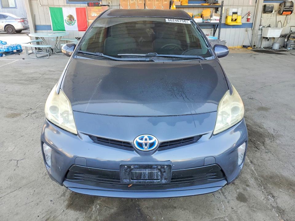 Photo 5 from auction – 2012 TOYOTA PRIUS with VIN JTDKN3DU1C1501017