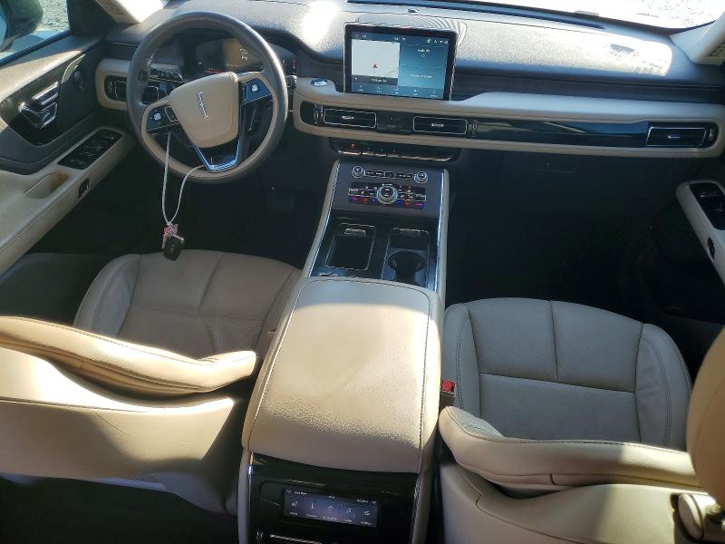 Photo 8 from auction – 2023 LINCOLN AVIATOR with VIN 5LM5J7WC1PGL05563