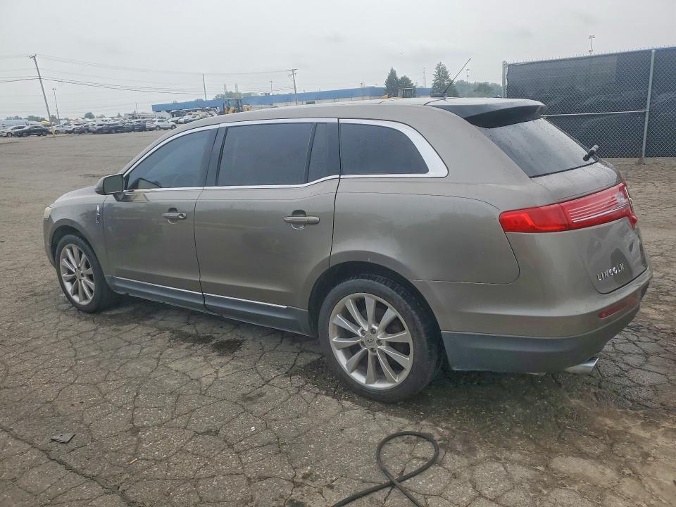 Photo 2 from auction – 2012 LINCOLN MKT with VIN 2LMHJ5AT8CBL53224