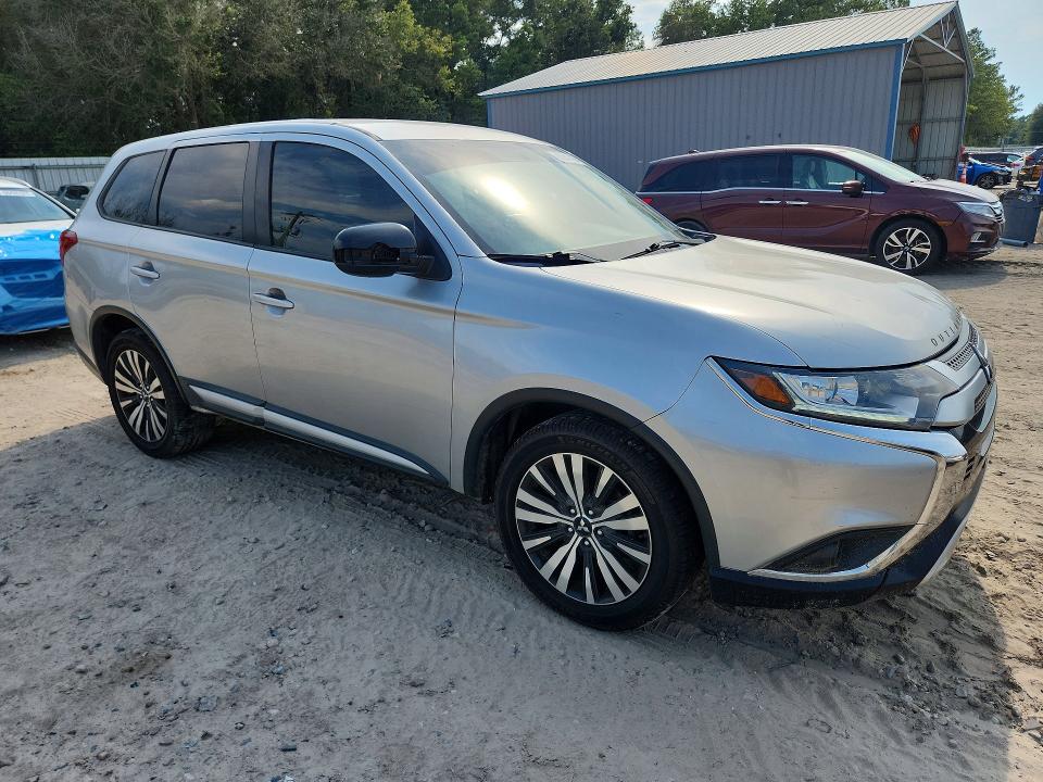 Фото 4 с аукциона – 2019 MITSUBISHI OUTLANDER с VIN JA4AD2A30KZ037233