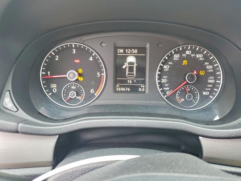 Photo 9 from auction – 2015 VOLKSWAGEN PASSAT with VIN 1VWBV7A36FC085927