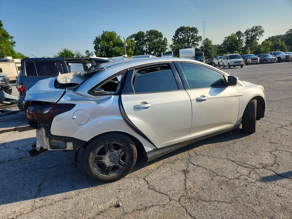 Photo 3 from auction – 2013 FORD FOCUS with VIN 1FADP3F29DL331211