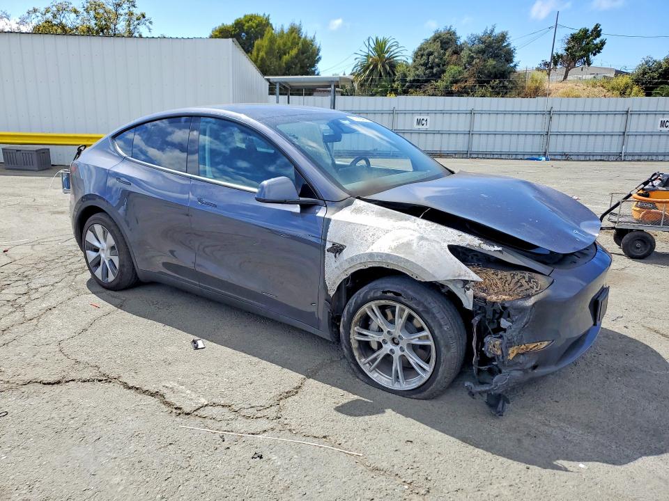 Photo 4 from auction – 2023 TESLA MODEL Y with VIN 7SAYGDEE9PF913283