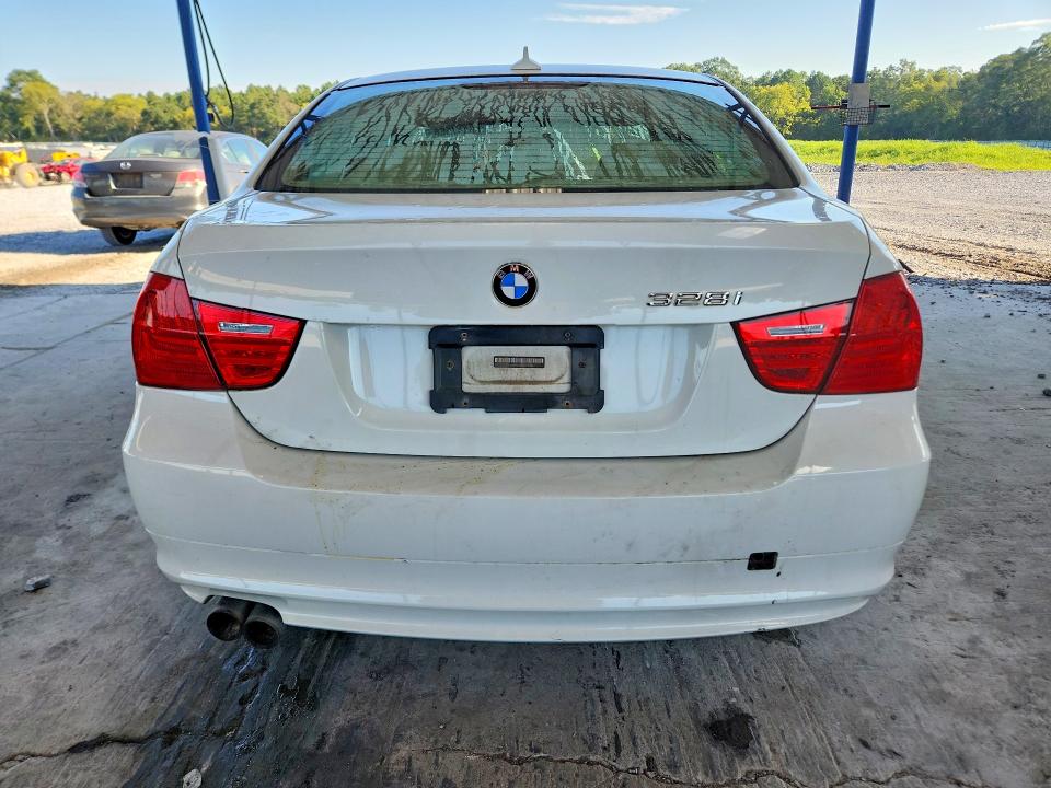 Photo 6 from auction – 2011 BMW 328 with VIN WBAPK5G59BNN31336