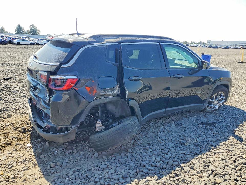 Photo 3 from auction – 2024 JEEP COMPASS with VIN 3C4NJDFNXRT113337