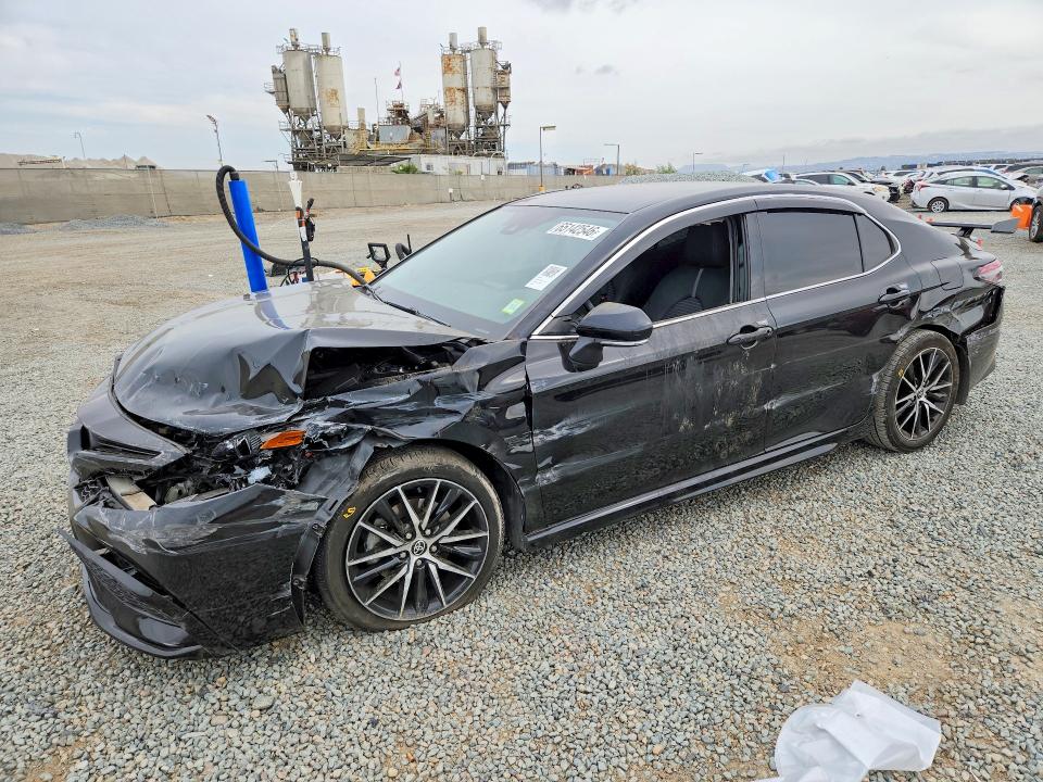 Снимка 1 от търг – 2023 TOYOTA CAMRY с VIN 4T1G11AK4PU738237