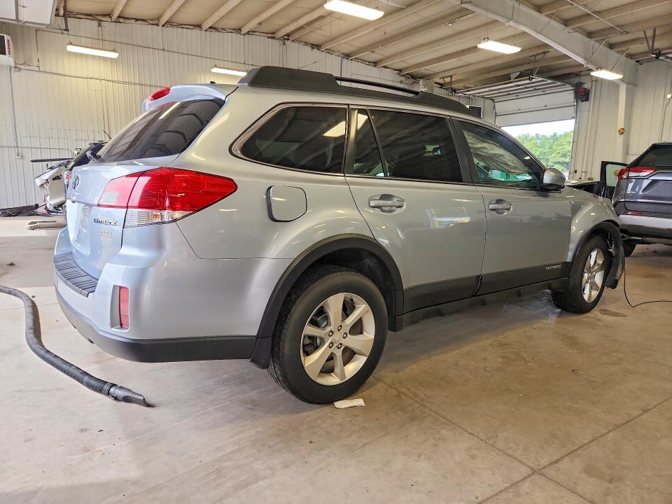 صورة رقم 3 من المزاد - 2014 SUBARU OUTBACK مع VIN 4S4BRBLC6E3270240