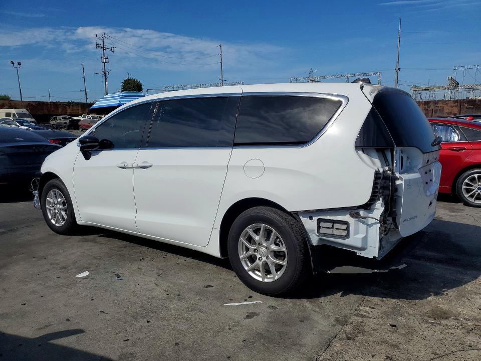 Фото 2 с аукциона – 2026 CHRYSLER PACIFICA с VIN 2C4RC1BG3TR152511