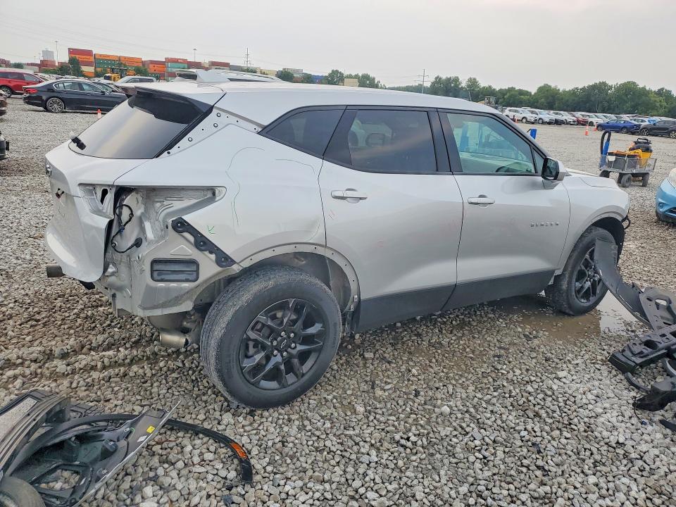 Photo 3 from auction – 2021 CHEVROLET BLAZER with VIN 3GNKBCR44MS565920