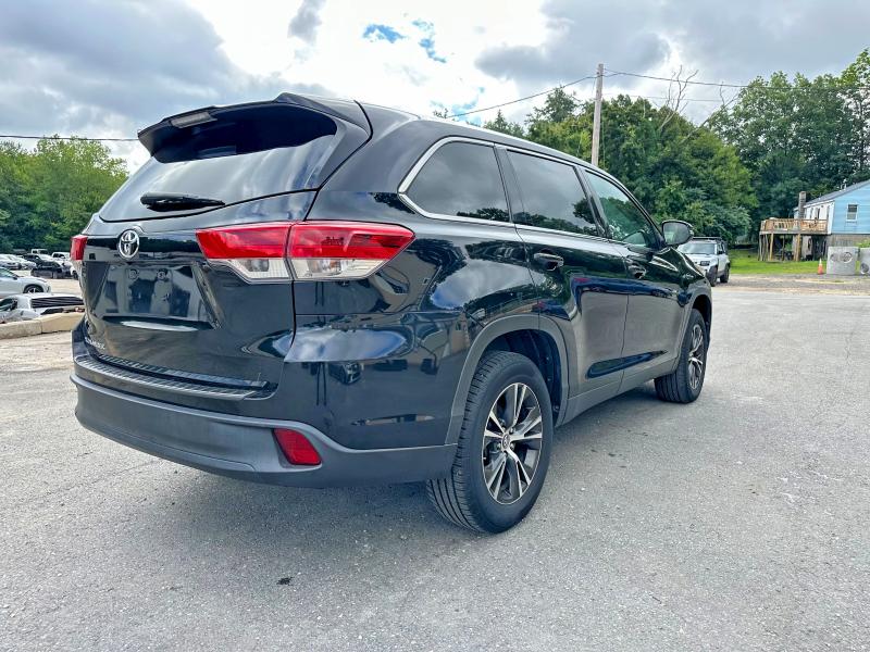 Photo 3 from auction – 2019 TOYOTA HIGHLANDER with VIN 5TDZZRFH0KS325407