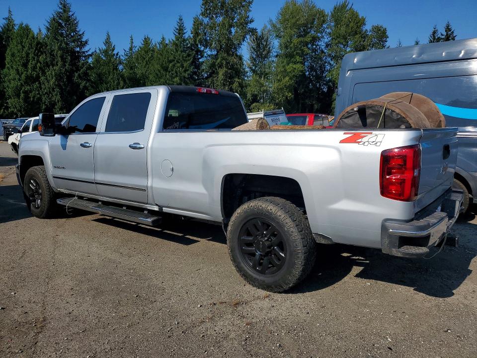 Photo 2 from auction – 2018 CHEVROLET SILVERADO with VIN 1GC4K0CY3JF106213