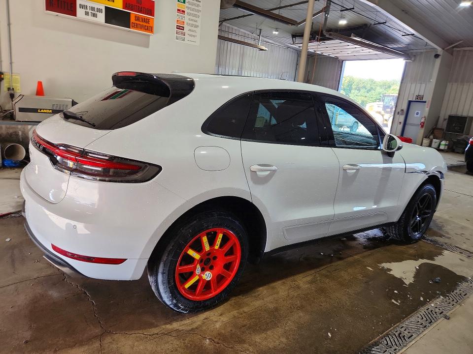 Photo 3 from auction – 2019 PORSCHE MACAN with VIN WP1AA2A5XKLB03918