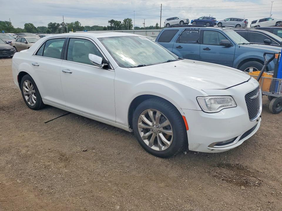 Photo 4 from auction – 2016 CHRYSLER 300C with VIN 2C3CCAKG9GH235687