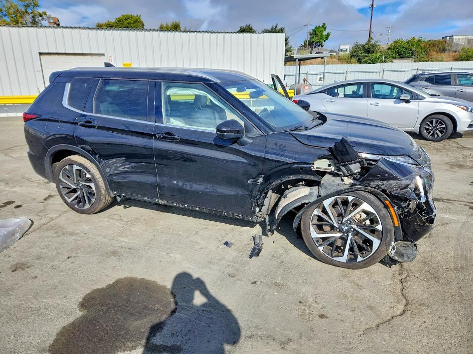 Photo 4 from auction – 2022 MITSUBISHI OUTLANDER with VIN JA4J4VA82NZ080814