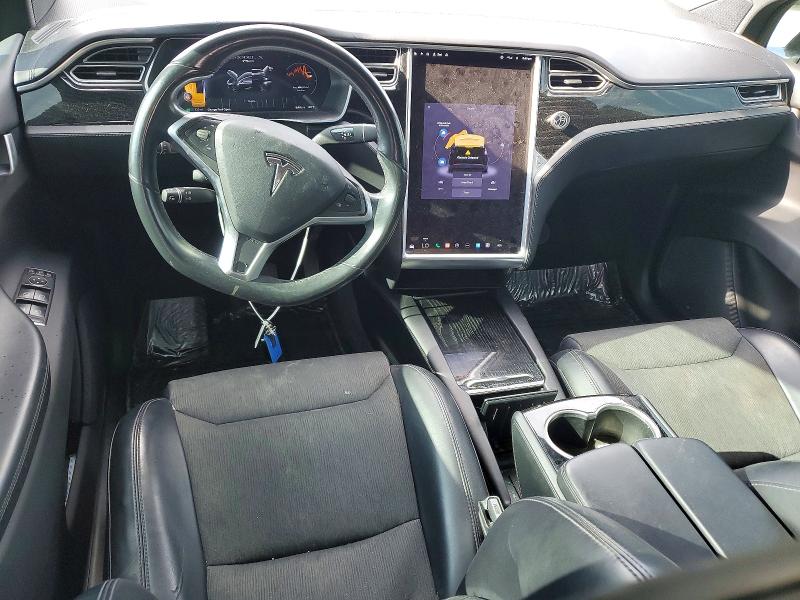 Фото 8 с аукциона – 2017 TESLA MODEL X с VIN 5YJXCDE28HF031081