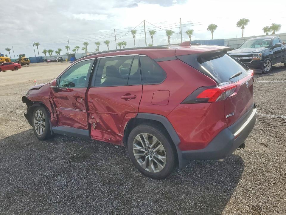 Photo 2 from auction – 2019 TOYOTA RAV4 with VIN 2T3A1RFV2KW017843