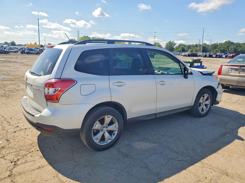 Photo 3 from auction – 2014 SUBARU FORESTER with VIN JF2SJAEC3EH546946