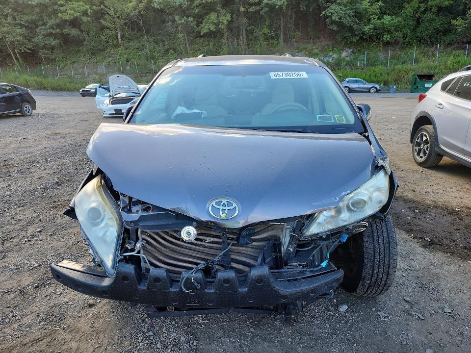 Photo 5 from auction – 2011 TOYOTA SIENNA with VIN 5TDKK3DC9BS025858