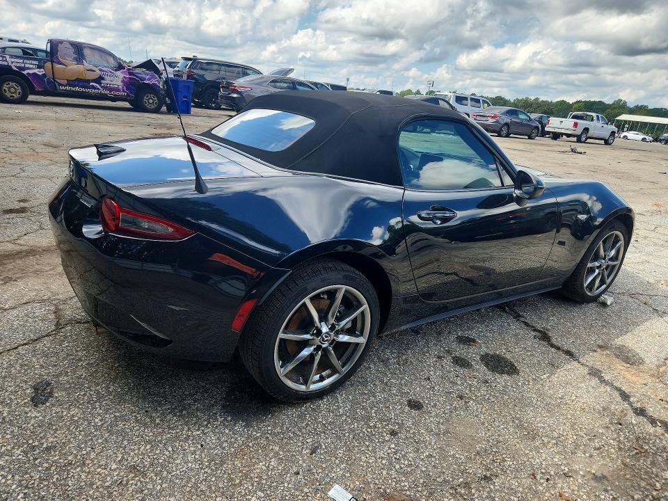 Photo 3 from auction – 2022 MAZDA MX-5 MIATA with VIN JM1NDAD74N0508390