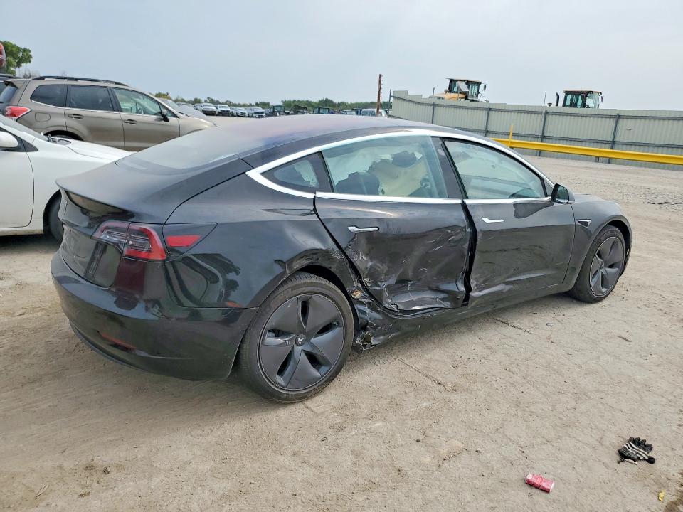 Photo 3 from auction – 2018 TESLA MODEL 3 with VIN 5YJ3E1EA2JF053839