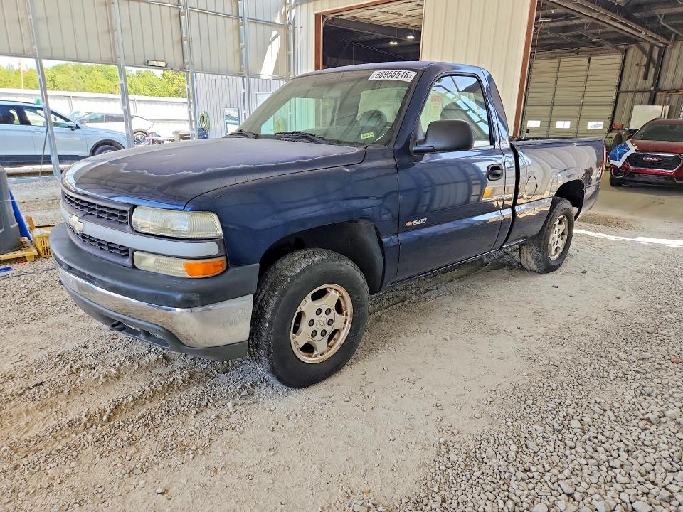 CHEVROLET SILVERADO 2000 with VIN 1GCEK14W9YZ199609 - Photo from auction