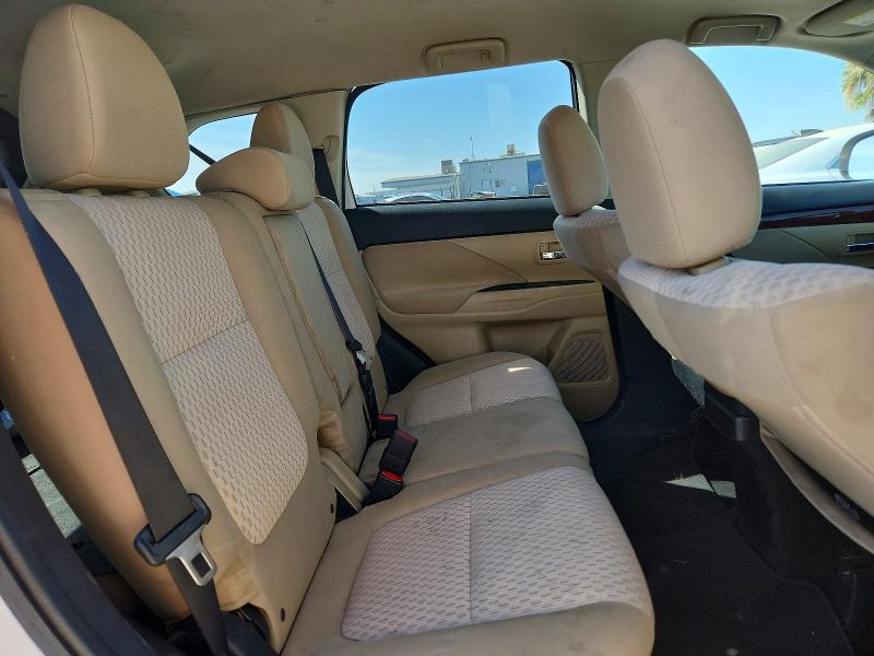 Photo 11 from auction – 2014 MITSUBISHI OUTLANDER with VIN JA4JZ4AX6EZ019081