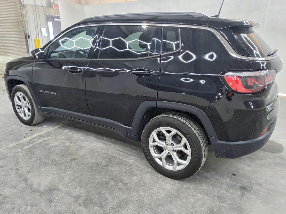 Снимка 2 от търг – 2024 JEEP COMPASS с VIN 3C4NJDBN8RT175423