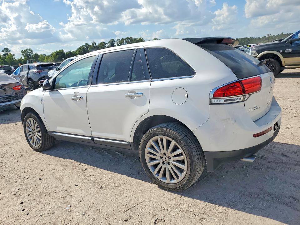 Photo 2 from auction – 2011 LINCOLN MKX with VIN 2LMDJ6JK1BBJ33143
