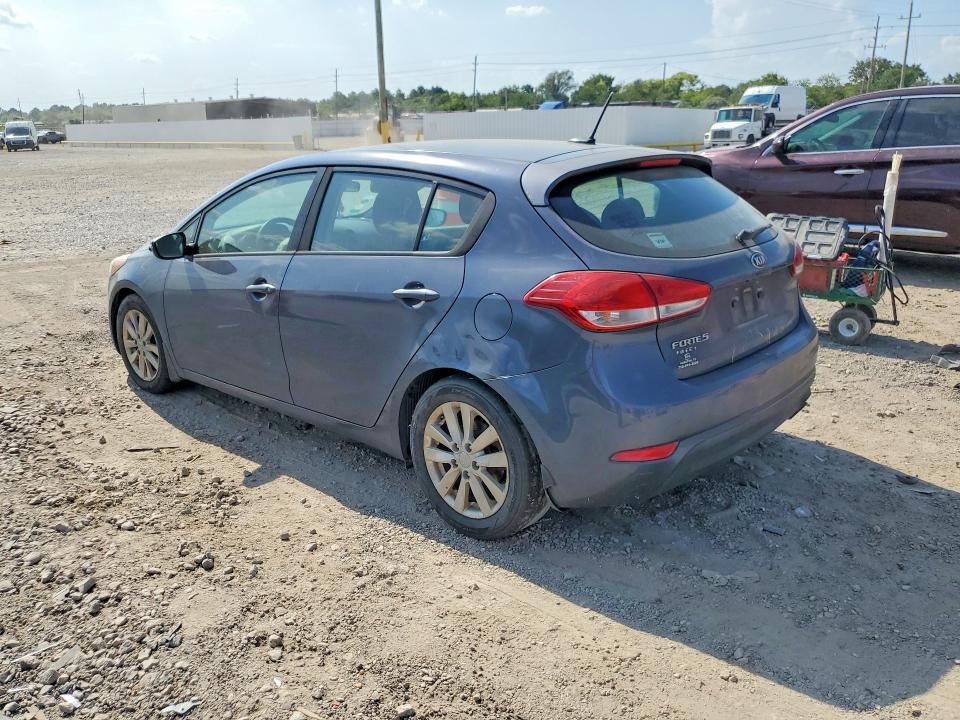 Photo 2 from auction – 2016 KIA FORTE with VIN KNAFX5A83G5493867