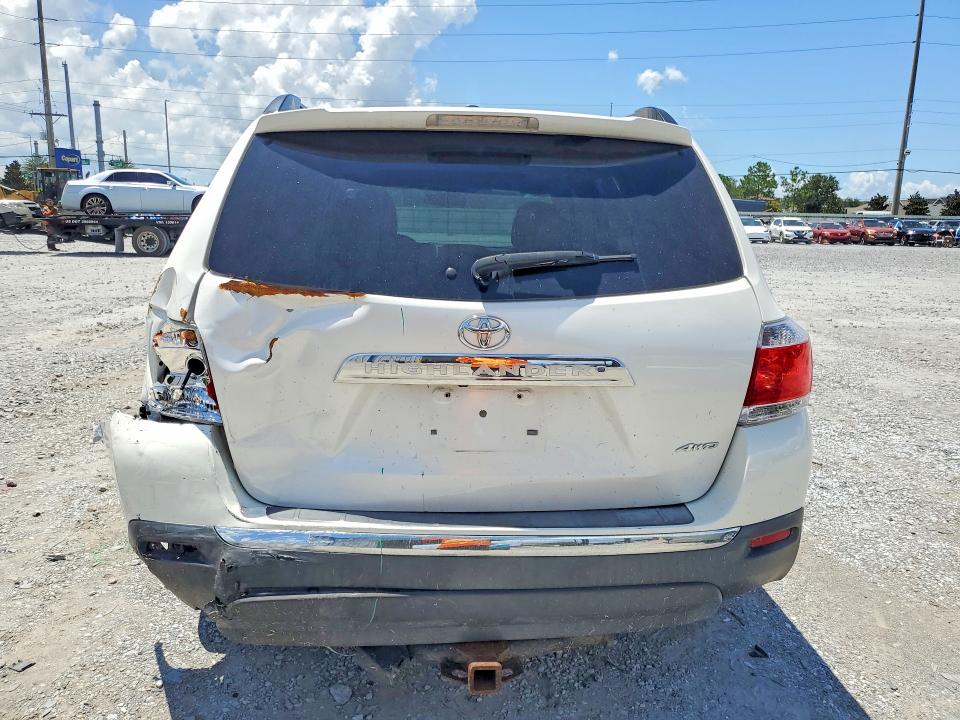 Photo 6 from auction – 2013 TOYOTA HIGHLANDER with VIN 5TDBK3EH6DS255144