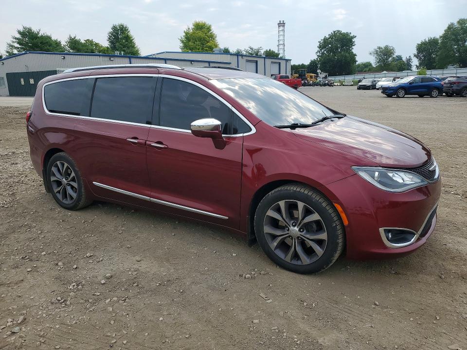 Photo 4 from auction – 2017 CHRYSLER PACIFICA with VIN 2C4RC1GG8HR533111