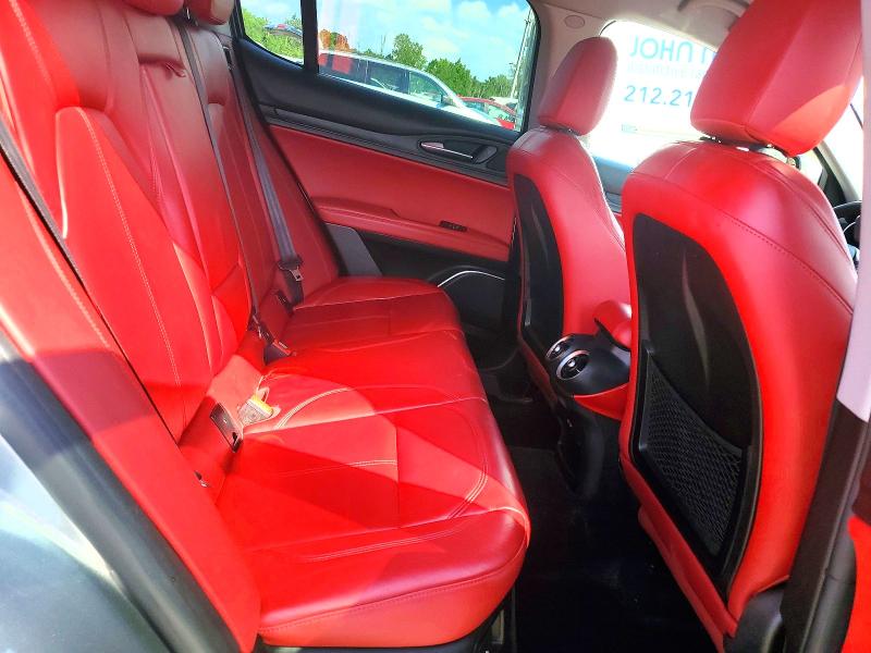 Photo 11 from auction – 2018 ALFA ROMEO STELVIO with VIN ZASFAKAN1J7B83521